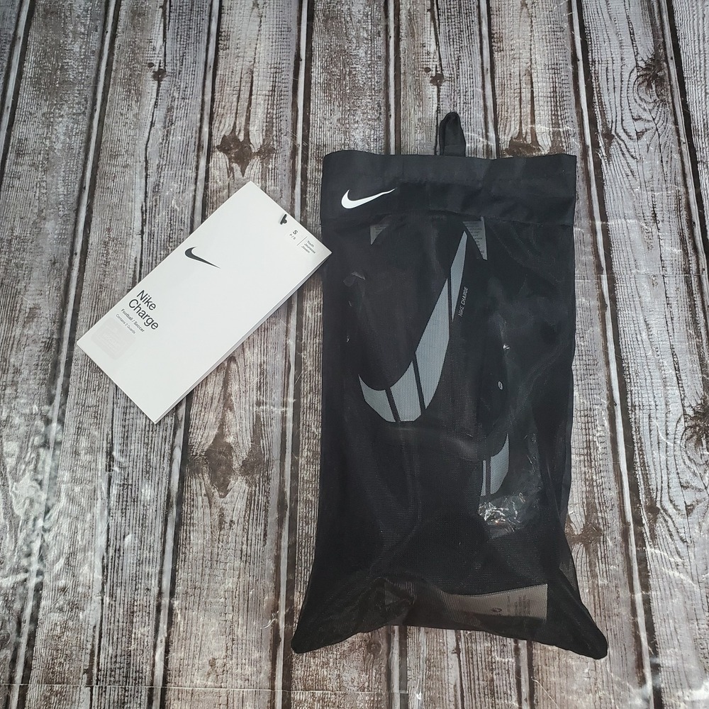 Nike Charge Youth Soccer Shin Guards Black White Kids SP2165-010 Size Small